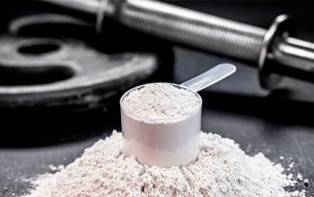 Como tomar creatina do jeito certo: dose ideal, se precisa de saturação, melhor horário e com o que misturar. Guia completo e direto para ter resultados.